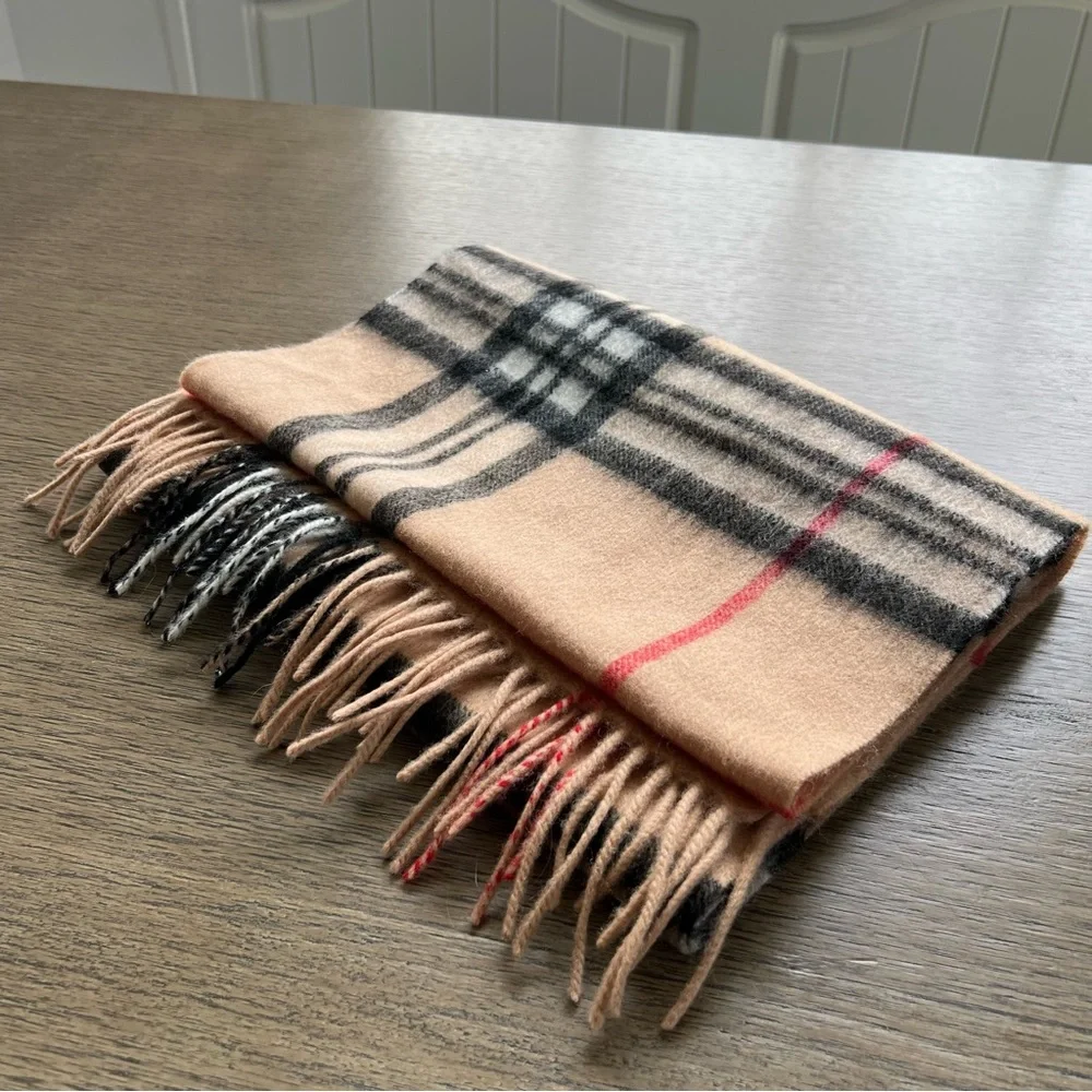 100% Wool Camel Burberry Look Alike Checkered Tasseled Scarf - Picture 2 of 5